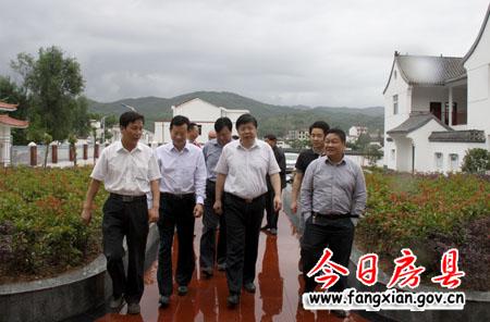 省低保辦主任劉四海來我縣檢查社會救助工作