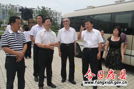 全國政協原副主席胡啟立來房縣視察