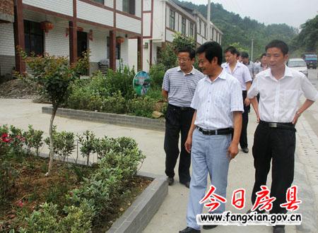 竹房城鎮帶房縣片區農村環境連片整治現場督辦會召開