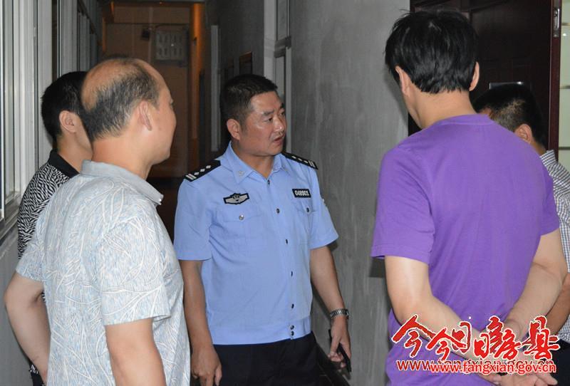 市縣警方聯(lián)合開展搜捕行動(dòng)一舉抓獲疑犯25名