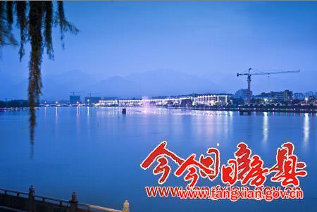 河濱夜景