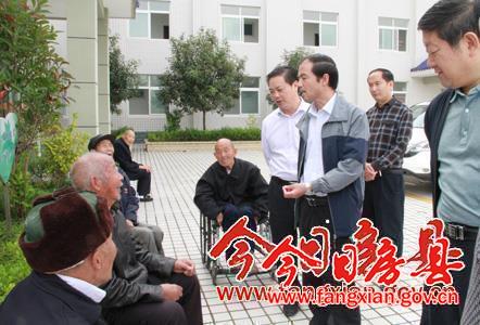 柯大成蔡賢忠重陽節(jié)看望高齡老人