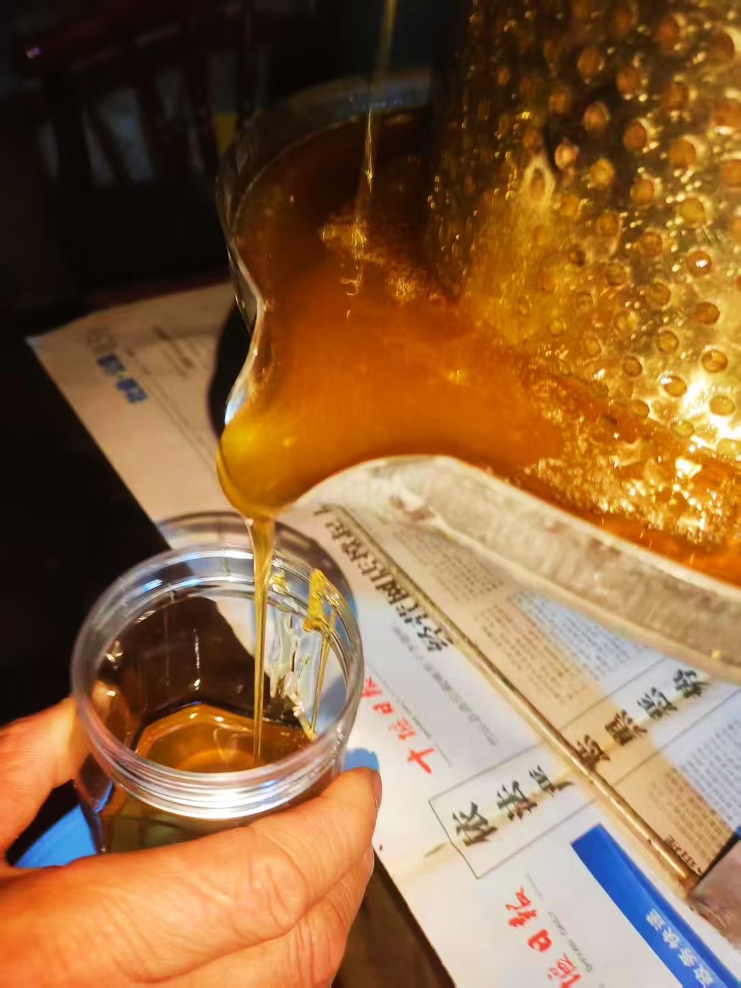 野人谷鎮：深山木桶養蜜忙 老手藝釀出原生態好蜜