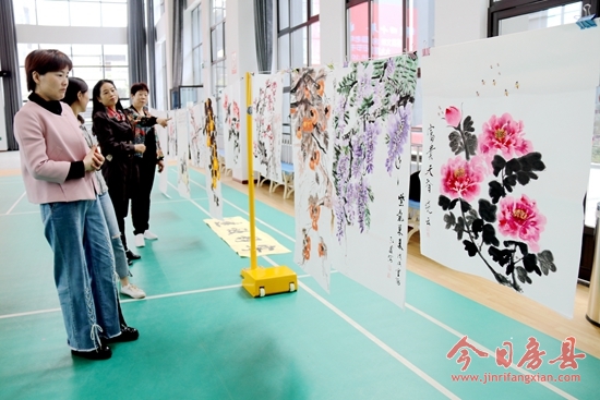 房縣舉辦慶祝改革開(kāi)放40周年老年書(shū)畫(huà)筆會(huì)