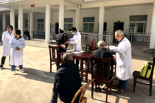九道鄉：情系孤寡老人 關愛群眾健康