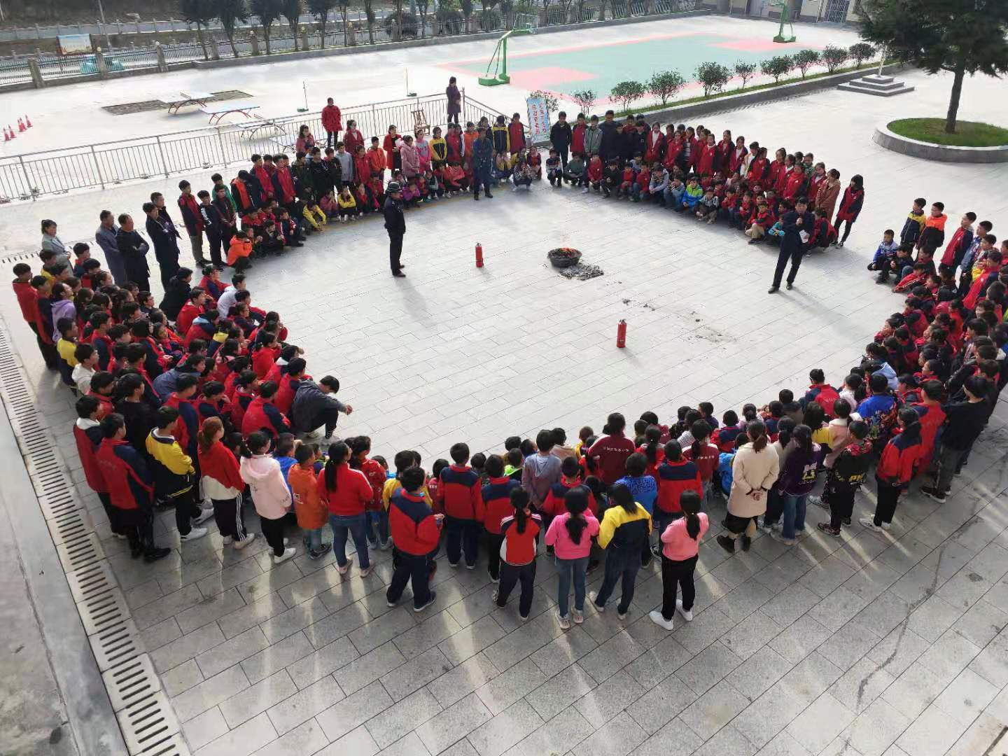 萬峪中學開展消防應急演練