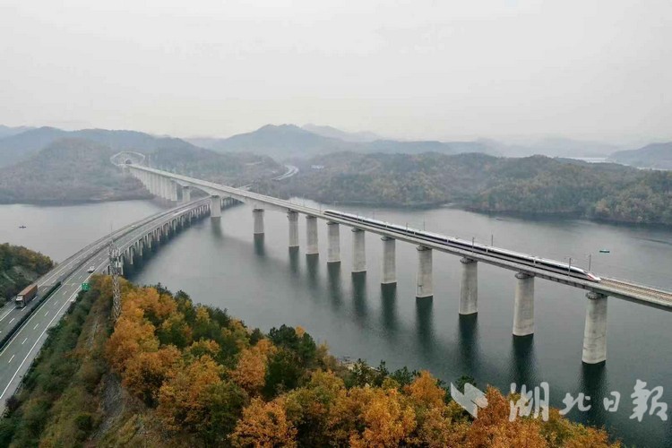 漢十高鐵開通首發儀式在堰舉行 蔣超良宣布漢十高鐵建成開通