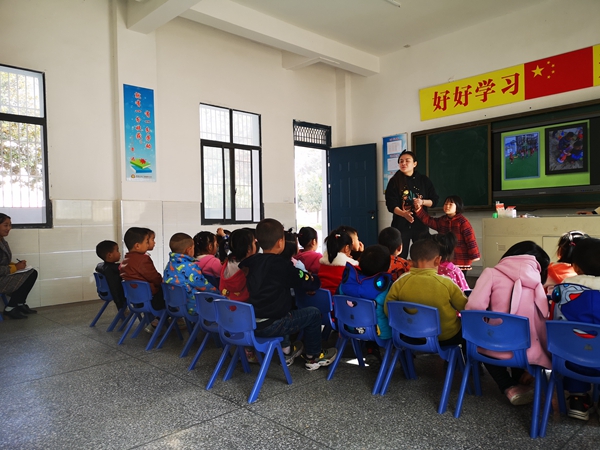 大木廠鎮(zhèn)中心幼兒園扎實(shí)開展“送教下鄉(xiāng)”活動