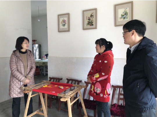 市婦聯主席戴靜到房縣走訪調研“巧婦潔家園”工作