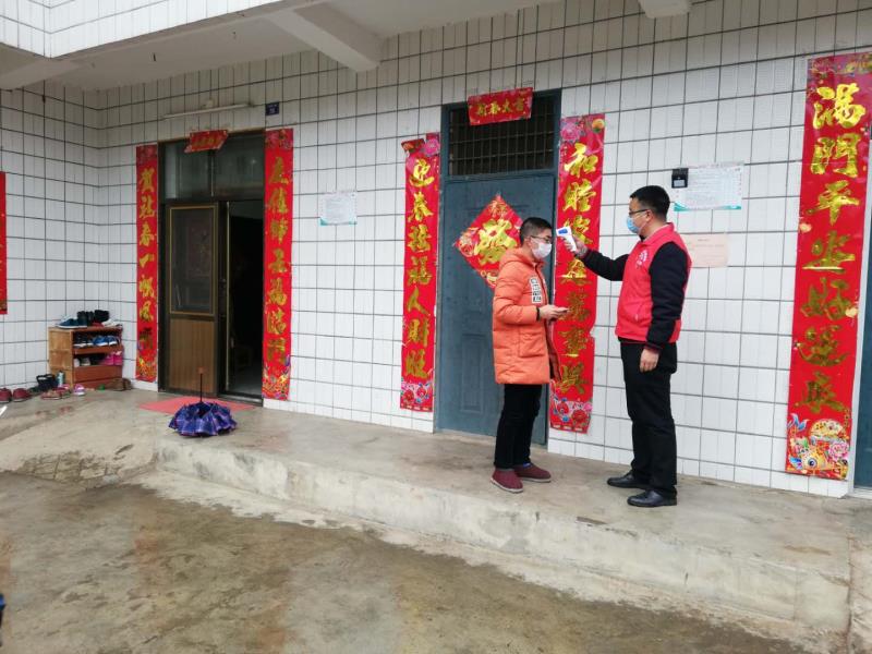 化龍堰鎮：一位共產黨員的初心和擔當