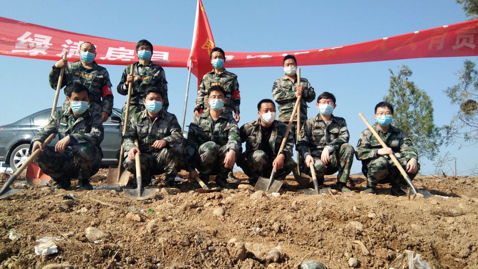 化龍堰鎮：春日植樹添新綠，基干民兵齊出力