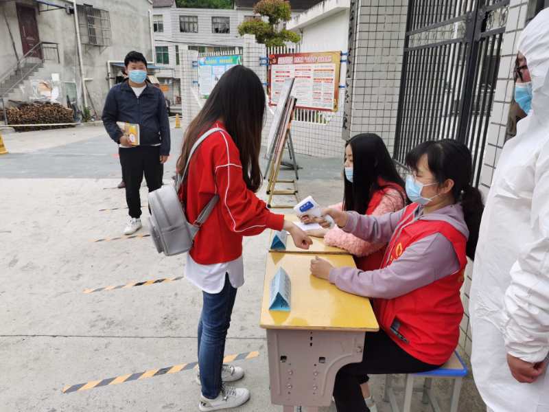 上龕學(xué)校舉行學(xué)生復(fù)學(xué)返校、在校突發(fā)情況應(yīng)急演練