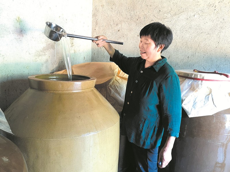 把奮斗的日子釀成酒 ——房縣門古寺鎮(zhèn)高塘村村民熊次連的脫貧故事