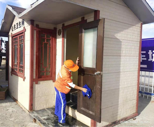 城管執法局：開展我為群眾辦實事 讓小公廁帶來大方便