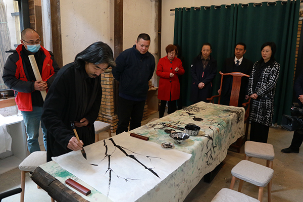 王玲到窯淮鎮調研旅游康養業發展