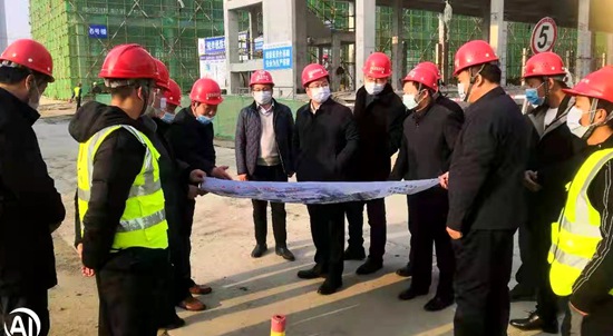 謝曉鳴調研西商·房縣綠色農港項目建設