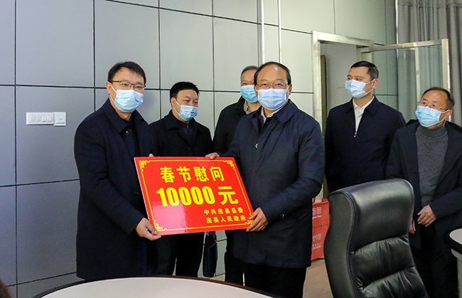 蔡賢忠看望慰問春節期間堅守崗位的一線工作人員