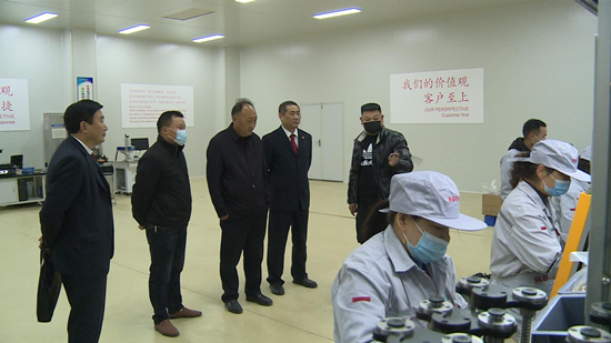 房縣人民法院：當好“法治店小二” 服務企業“零距離”