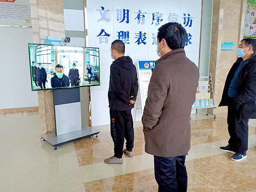 縣慈善會(huì)向縣接訪中心捐贈(zèng)一套紅外線測(cè)溫設(shè)備