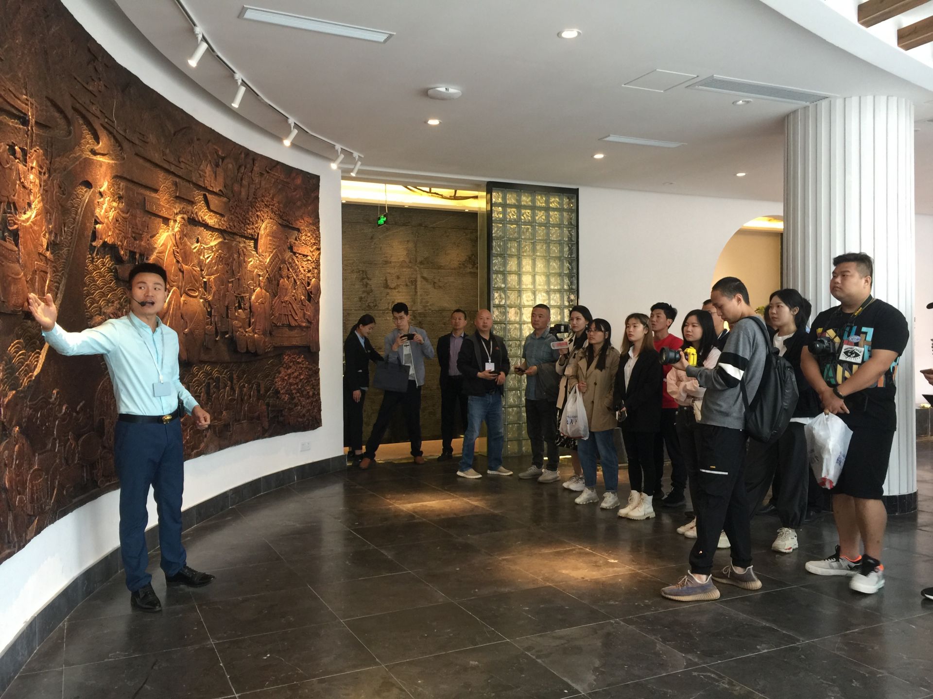 【E路心向黨 百年贊輝煌】網絡大V荊楚行活動走進房縣土城鎮黃酒民俗文化村