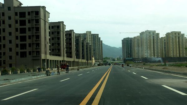我縣城區三條道路具備通車條件