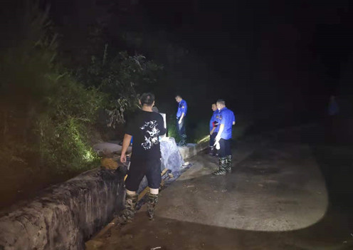 聞“汛”而動！房縣城管夙夜不寐硬核防汛