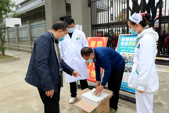 大木廠鎮衛生院為福利院送健康