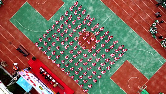 城關鎮八一希望小學舉辦第八屆校園體育節