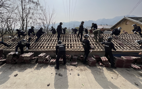房縣：多部門聯合執法 拆除違建“零容忍”