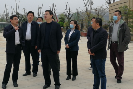 市教育局局長寇偉一行來房縣一中調研