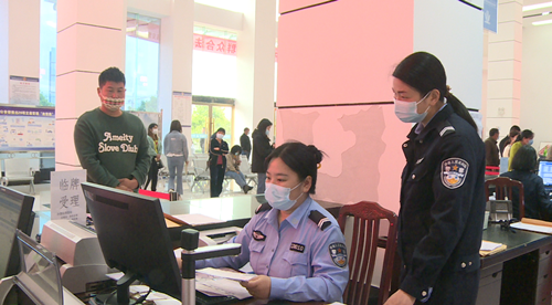 縣公安局交警大隊:優(yōu)化營商環(huán)境 護航民生發(fā)展