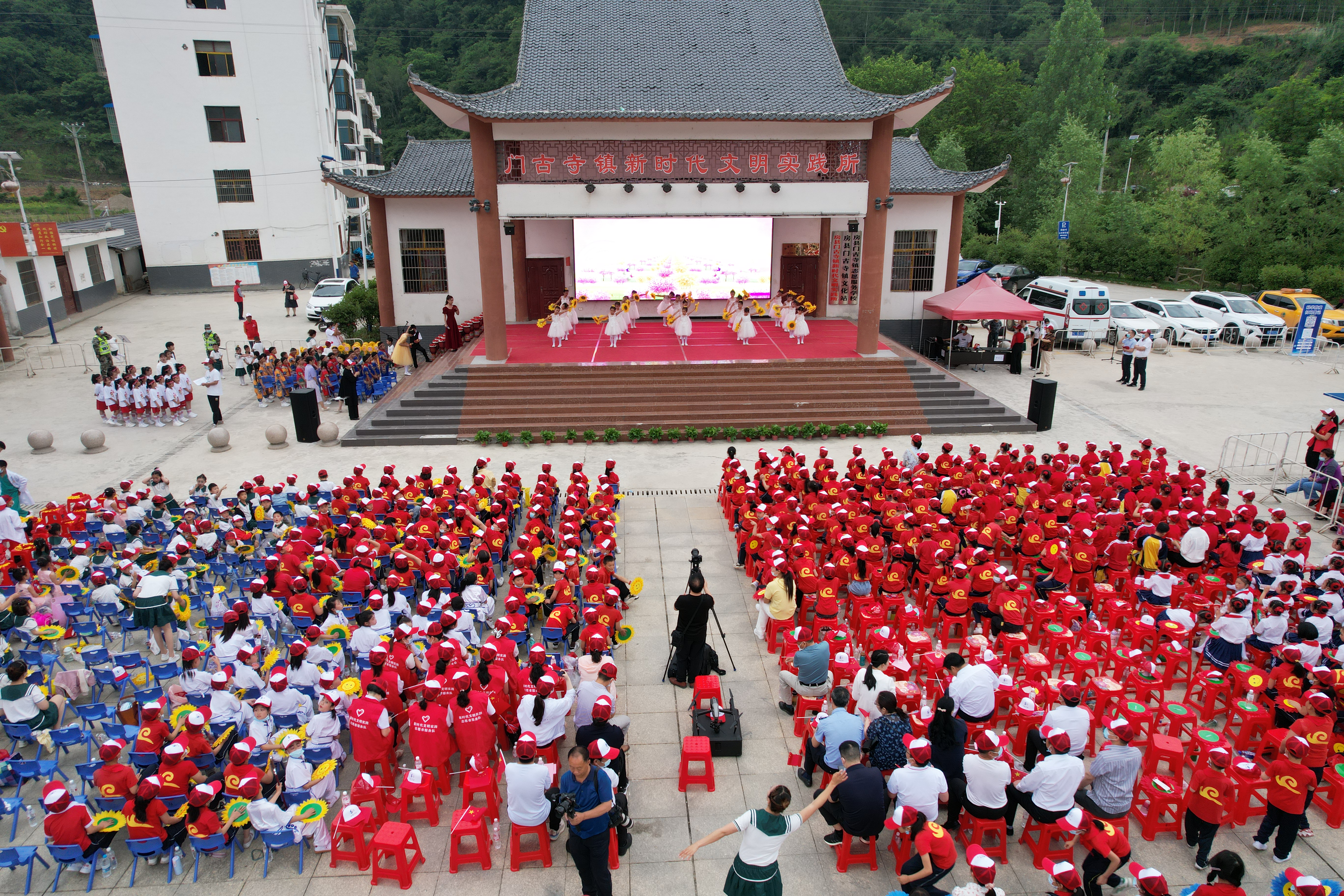 房縣門古寺鎮：黨心連童心讓“六一兒童節”別樣精彩