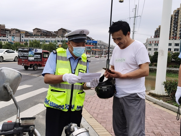 交警大隊三舉措推進“創文”