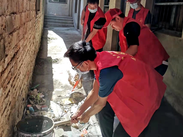 房縣衛健局：整治背街小巷刻不容緩