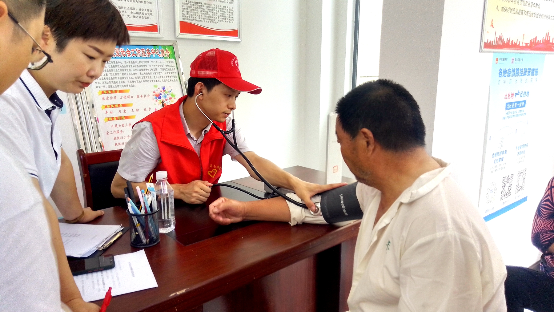 房縣廣濟醫院：“三防”知識進社區