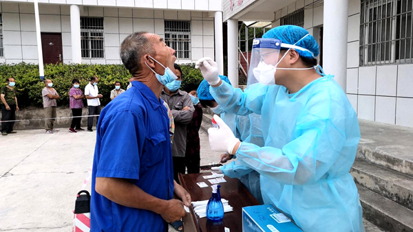 房縣公安局交警大隊：疫情防控 義不容辭