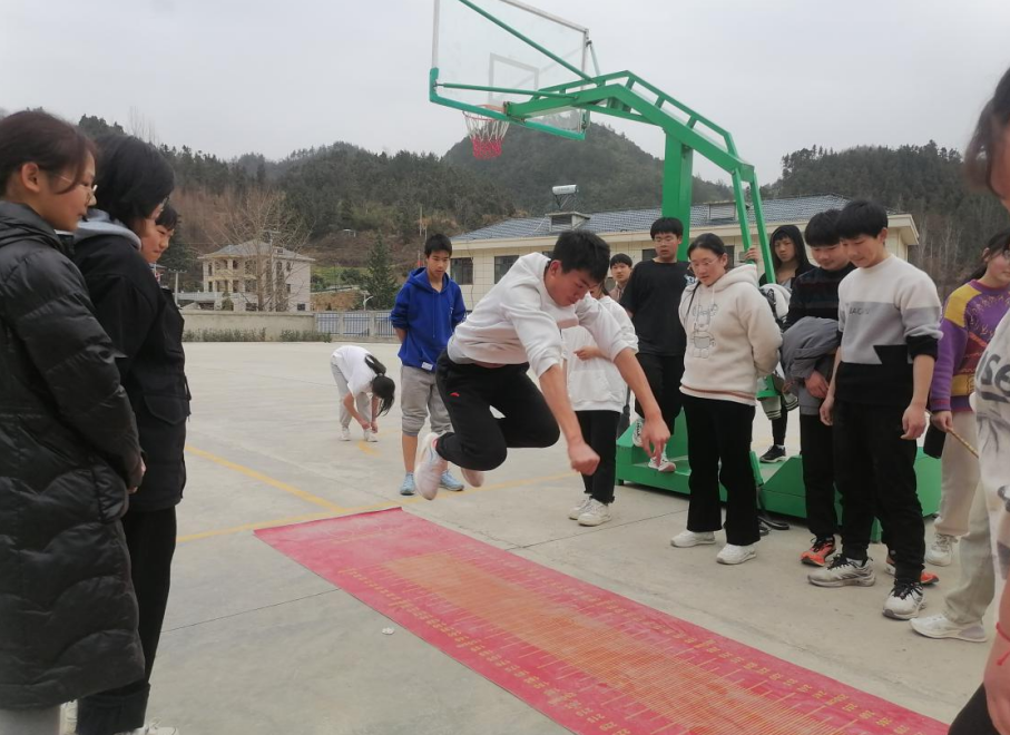 中壩鄉中壩中學開展中考體育模擬測試