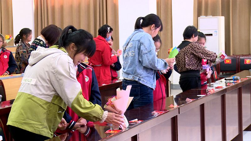 房縣天明小學(xué)：開展“知感恩 懂禮孝”主題教育實踐活動