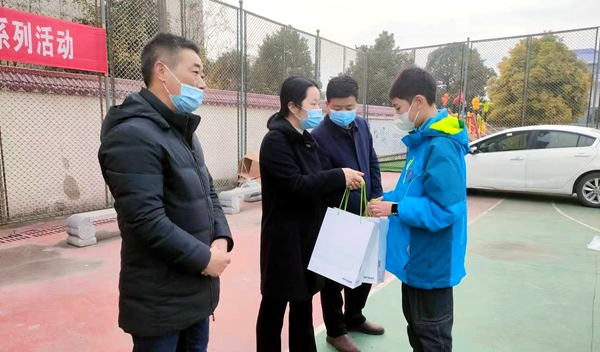 房縣殘聯精準服務殘疾人落實干部能力作風建設精神