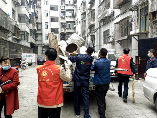 房縣農機服務中心：黨建催開“文明花”