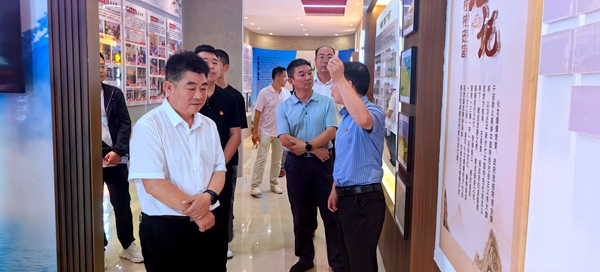 縣創文辦與上灣村：聯合開展支部主題黨日活動