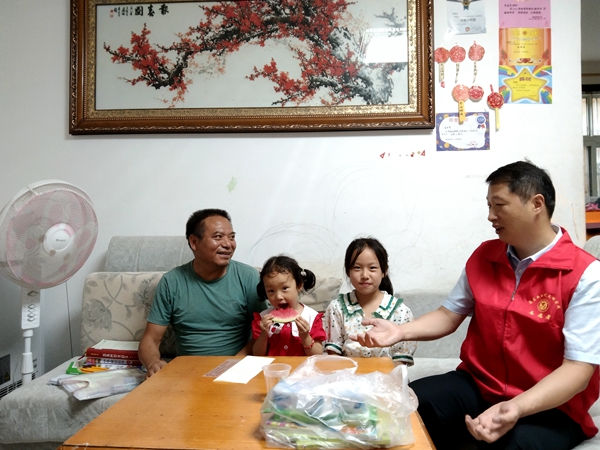 房縣黨校：呵護成長  為愛守護