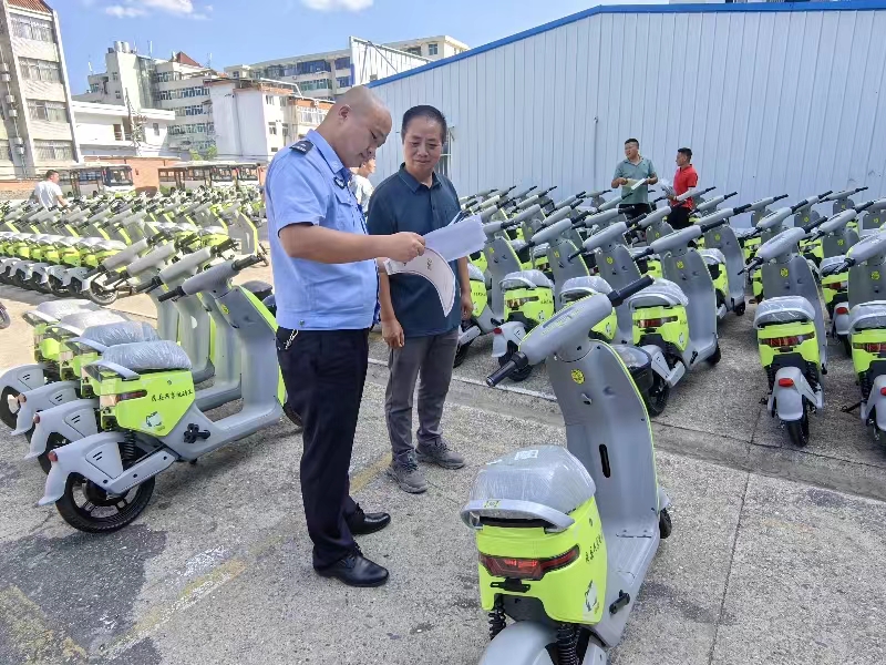 房縣交警：為共享電動單車集中辦理注冊登記