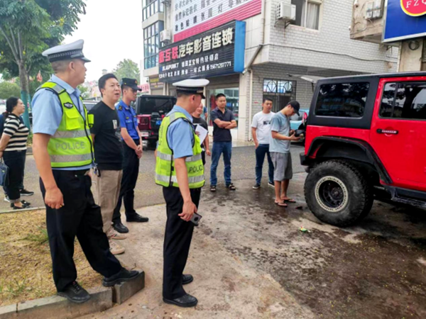 房縣：多部門聯合發力整治交通秩序 助推文明城市創建