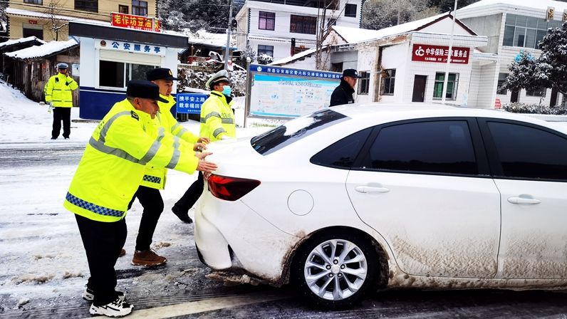 縣交通運輸局：雪不停人不退 春運累計清除積雪5000余公里