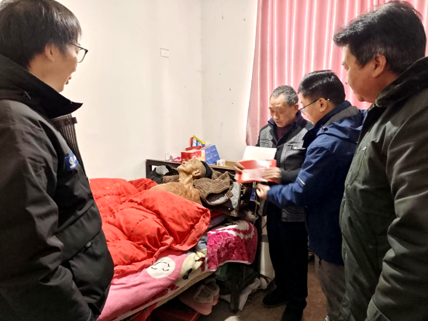 窯淮鎮西溝村：開展走訪慰問抗美援朝老兵“暖冬行動”活動