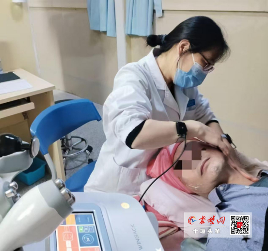 以為“左眼跳財”卻是面肌痙攣！十堰人醫無創射頻治療輕松去除“煩惱”