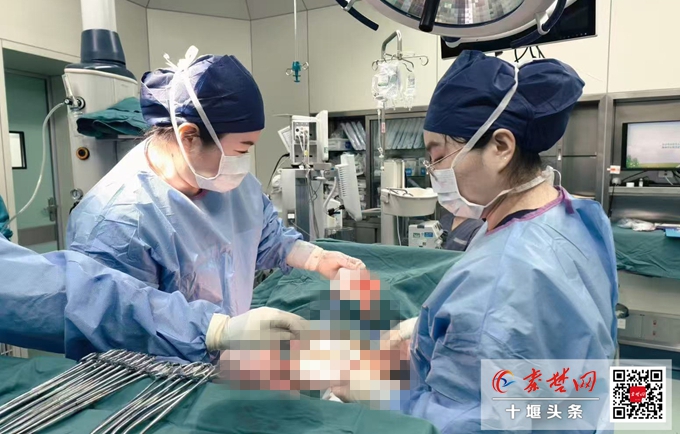 生命接力！十堰人醫多學科聯手，成功護航合并嗜鉻細胞瘤孕婦拆“彈”、生子